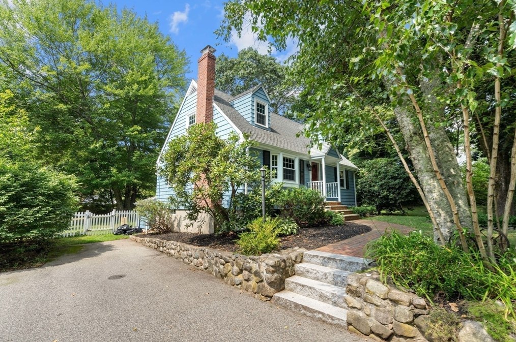 875 South St, Walpole, MA 02081