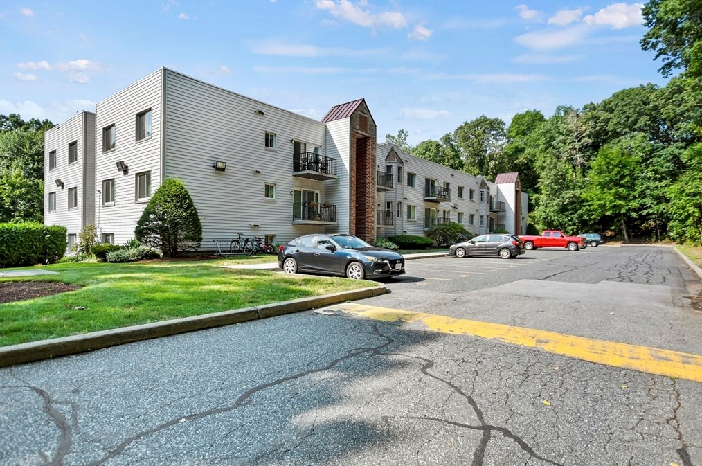 136 Central St, Hudson MA  01749-1370 exterior