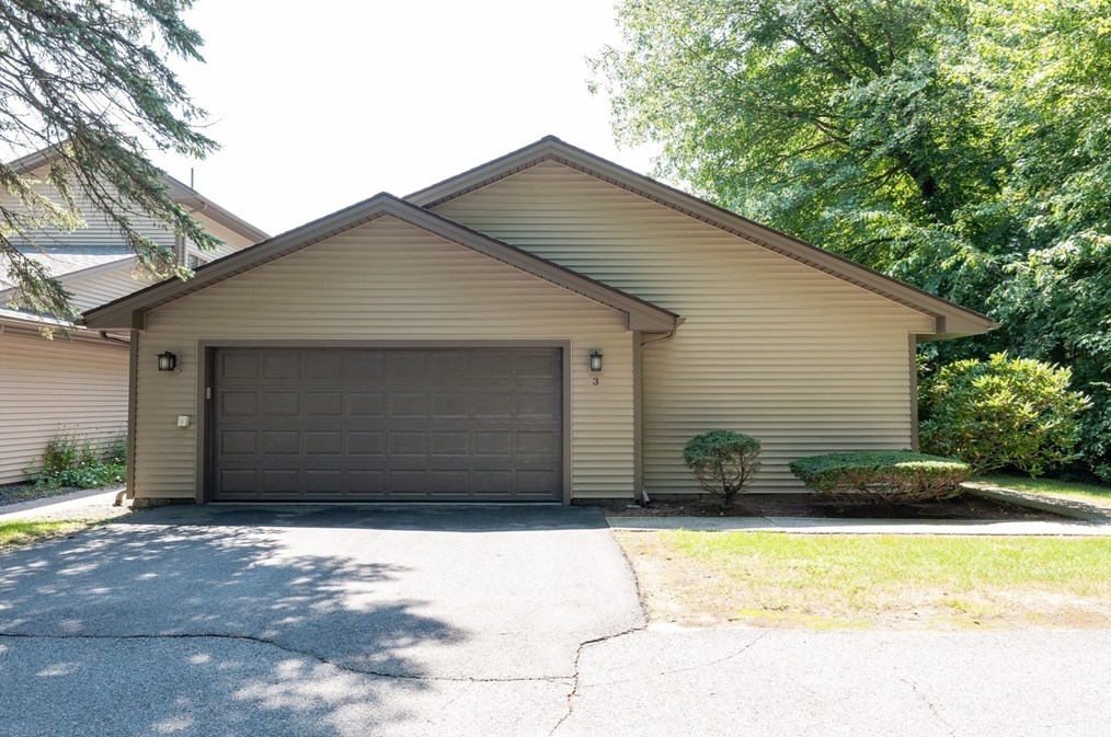 929 Shaker Rd #3a, Montgomery, MA 01085