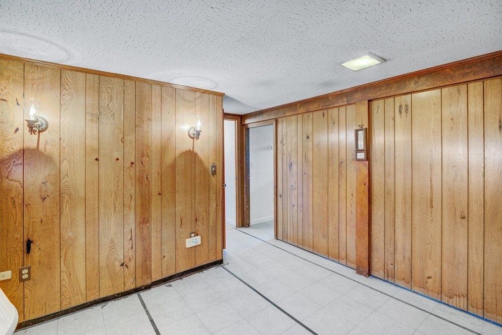 9 Muriel Ln, Milford MA  01757-1526 exterior