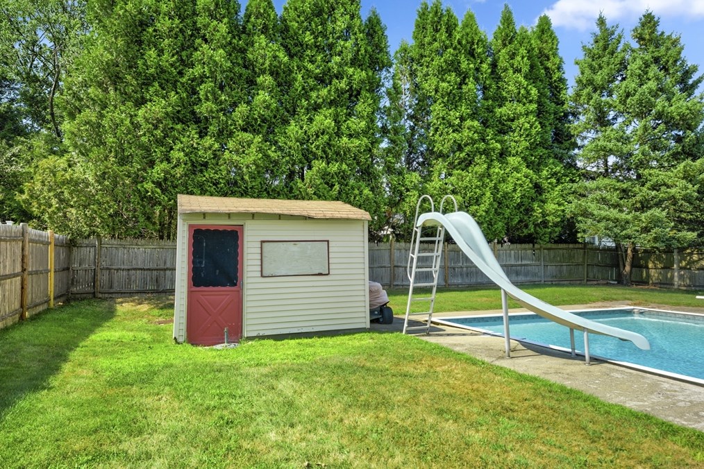 9 Muriel Ln, Milford MA  01757-1526 exterior