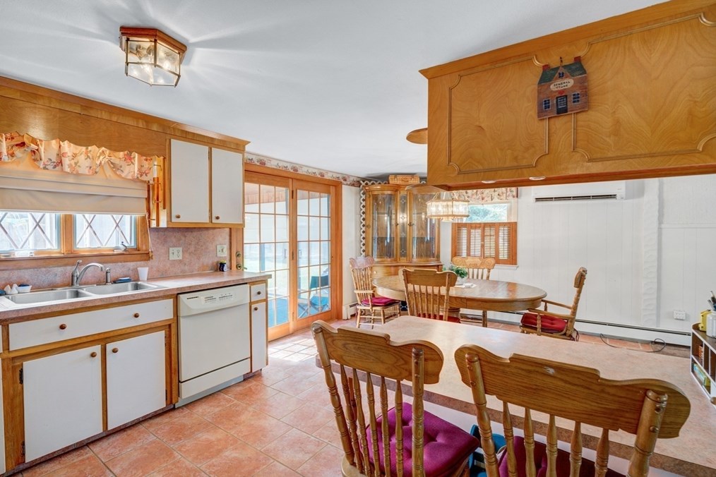 9 Muriel Ln, Milford MA  01757-1526 exterior