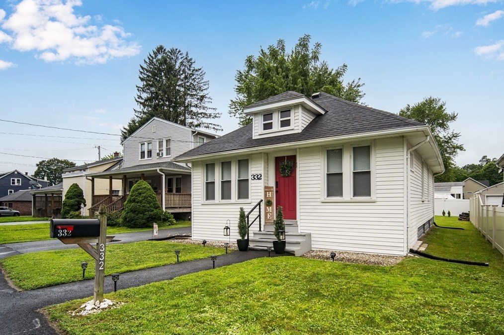 332 Newton St, South Hadley, MA 01075