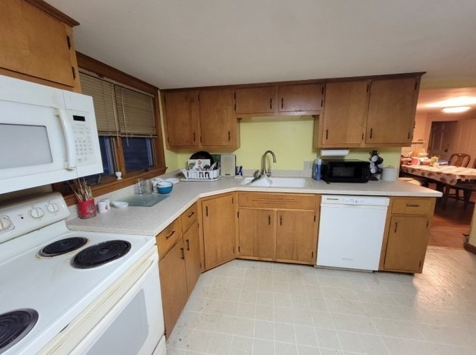 486 Hixville Rd, Dartmouth, MA 02747-1505