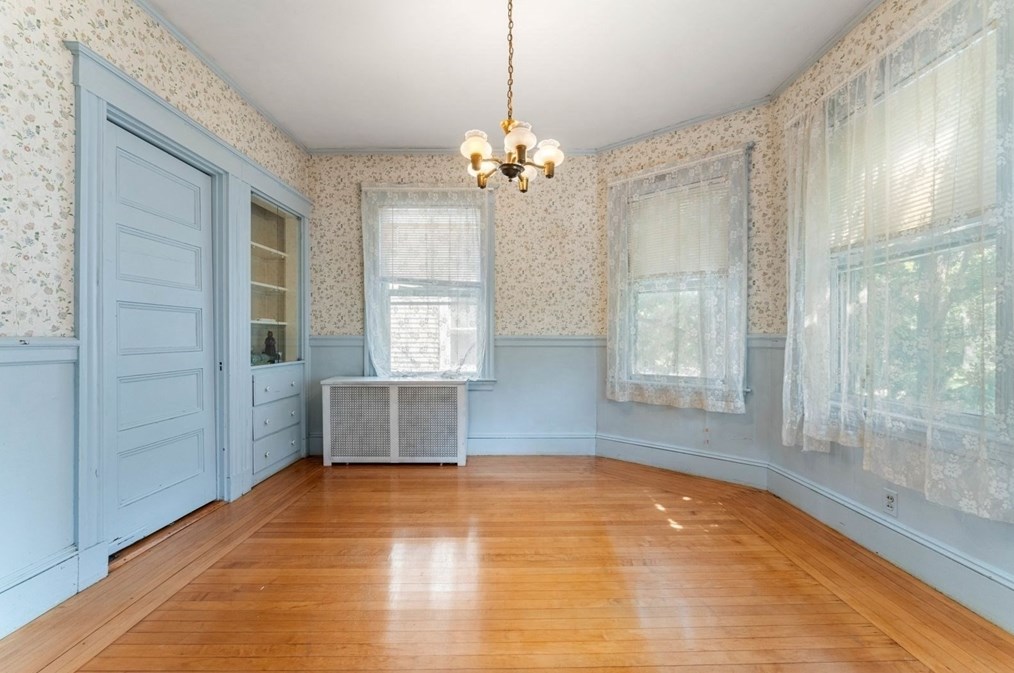 10 Falmouth St, Belmont, MA 02478