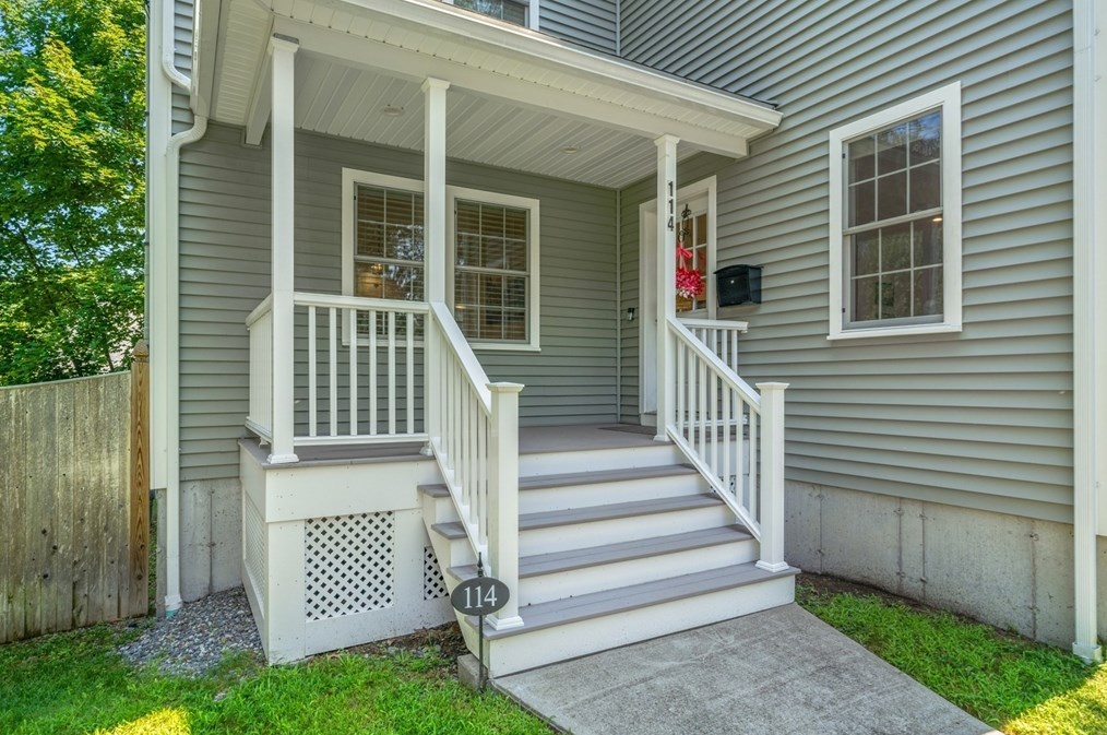 114 Eastern Ave, Woburn, MA 01801