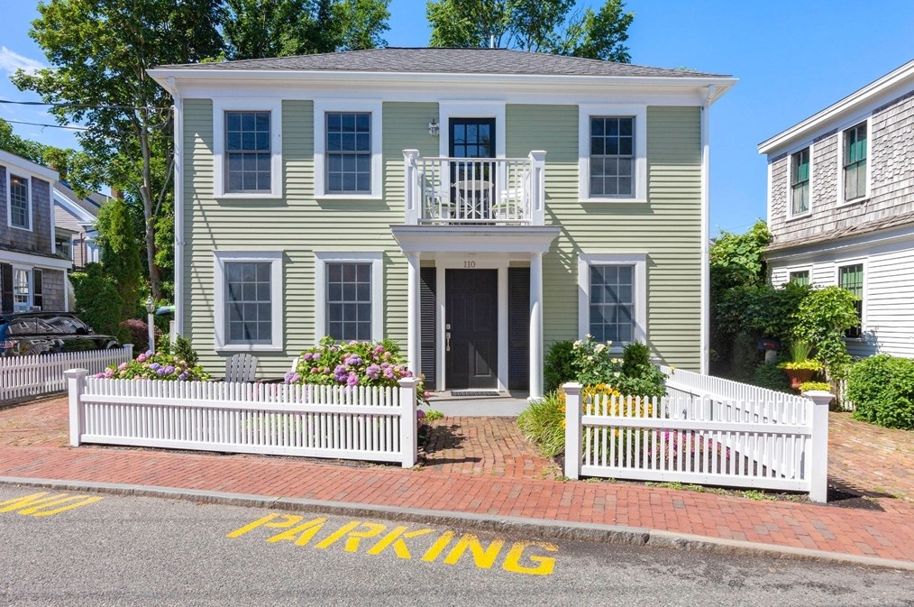 110 Commercial St, Provincetown MA  02657-2016 exterior