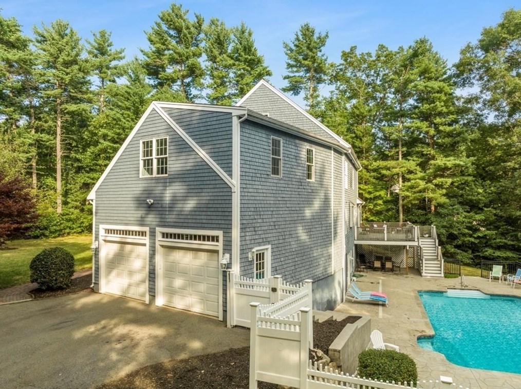 319 Cherry St, East Bridgewater, MA 02324