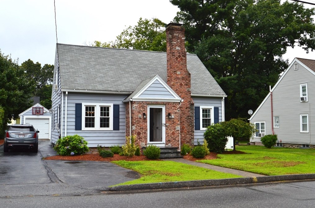 403 June St, Worcester MA  01602-2848 exterior