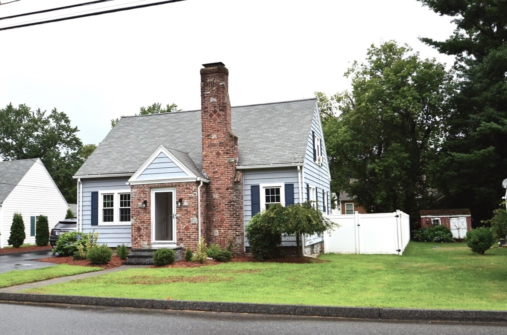 403 June St, Worcester MA  01602-2848 exterior