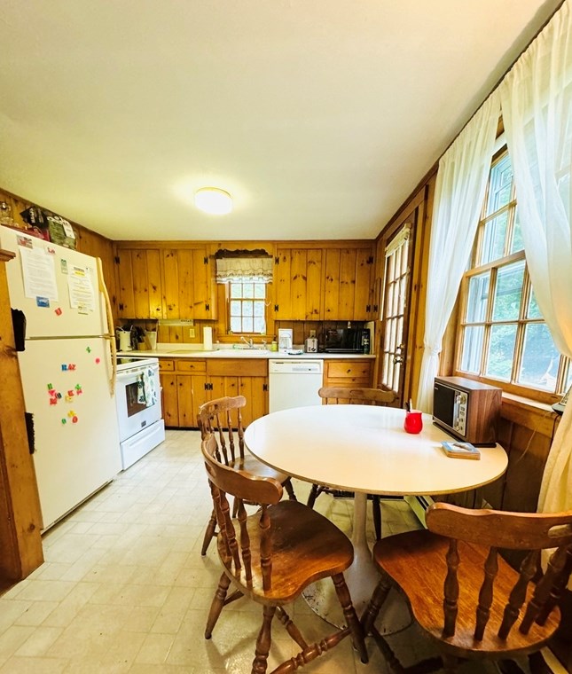 90 Steele Rd, Eastham, MA 02642