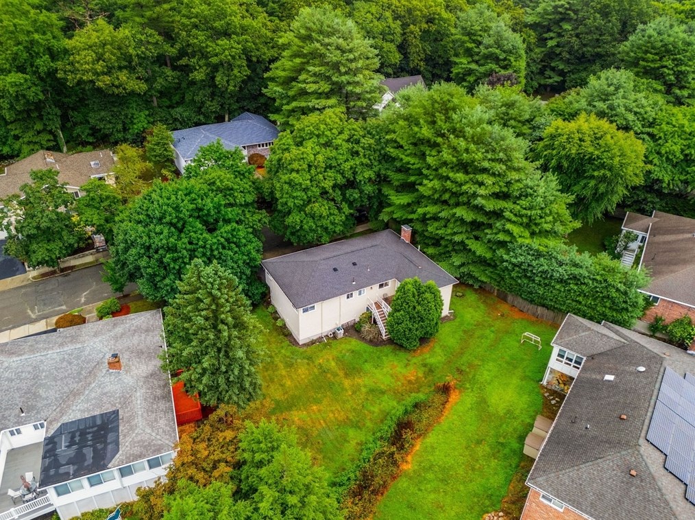 87 Nardell Rd, Newton, MA 02459