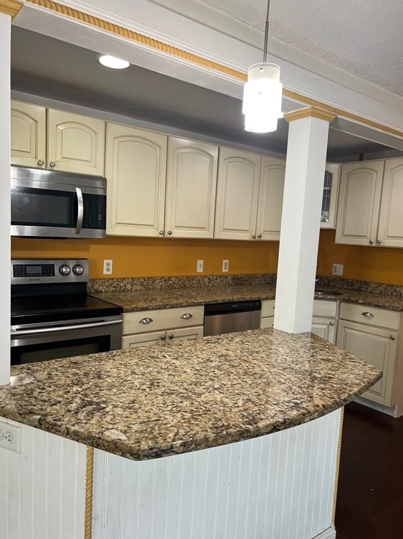 18 Fountain Ln, Weymouth, MA 02190 exterior