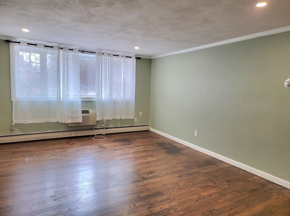 469 Sea St #7, Quincy, MA 02169