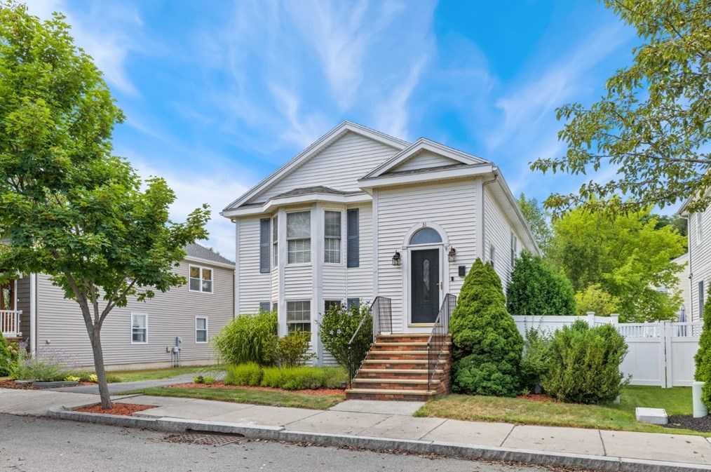 31 Jonathan Ln, Malden, MA 02148
