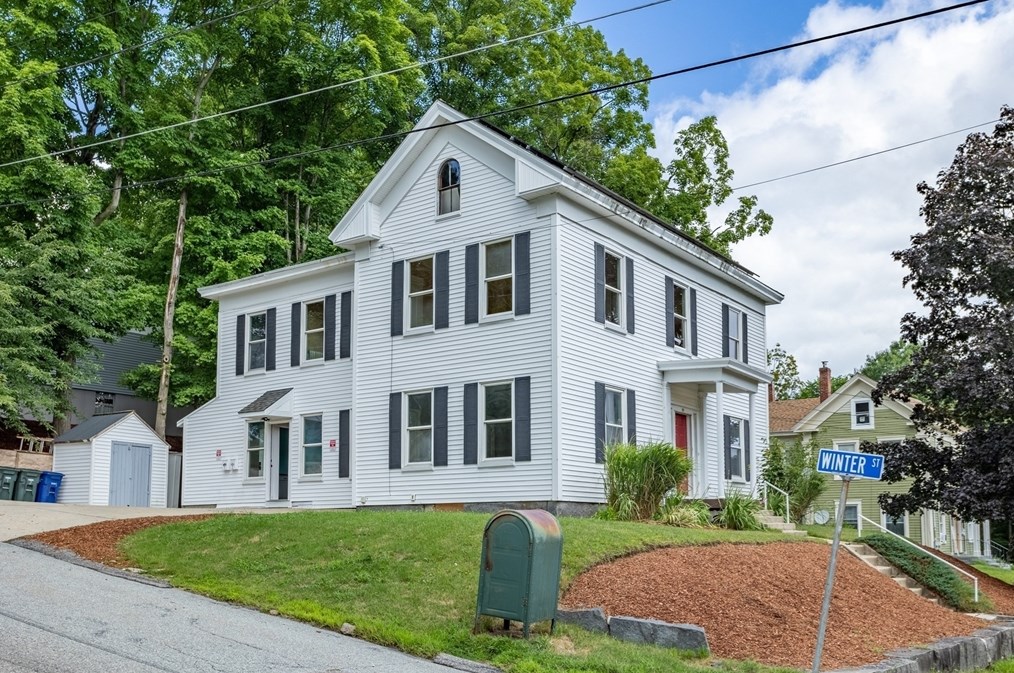 39 Walnut St, Leominster, MA 01453
