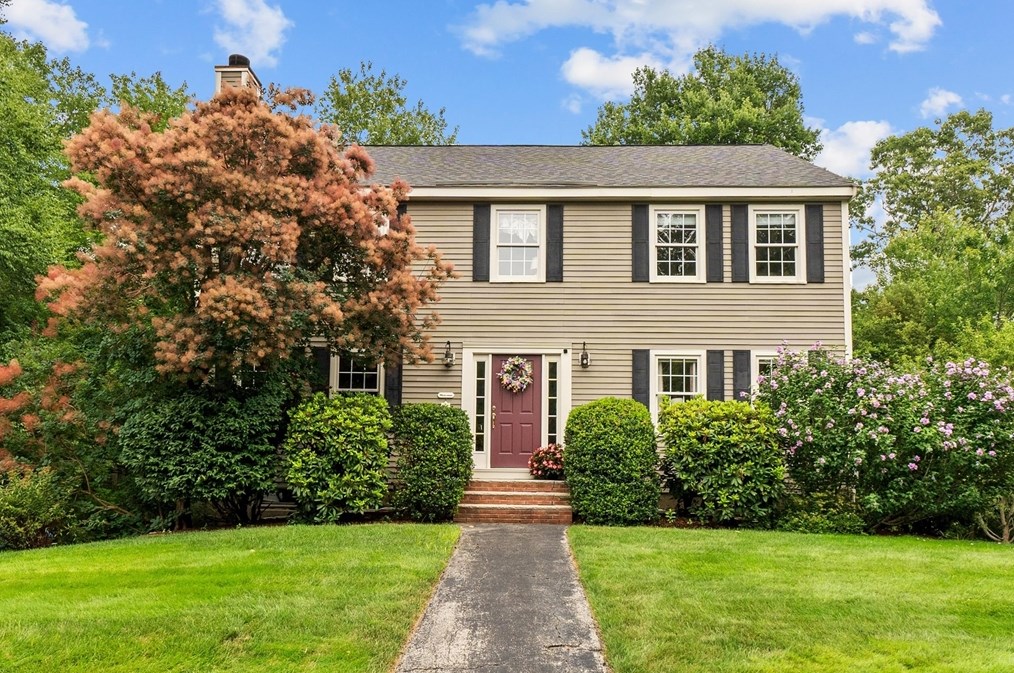 24 Wentworth Dr, Beverly, MA 01915