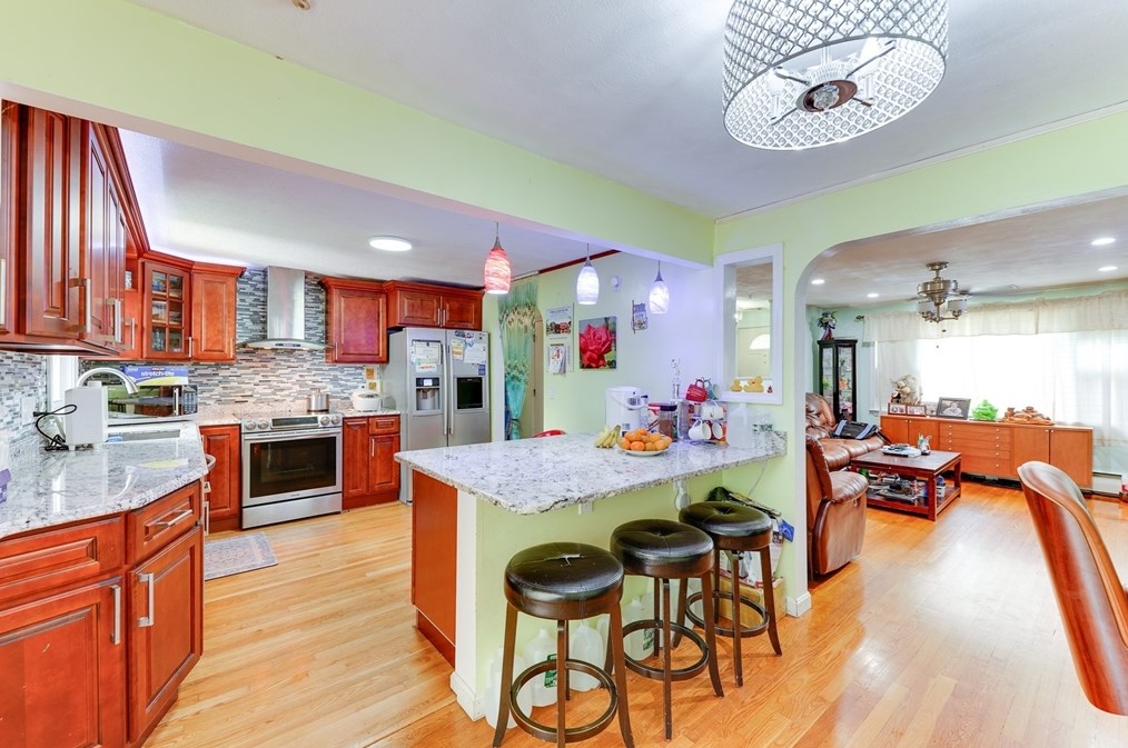 3 Scanlon Cir, Randolph, MA 02368