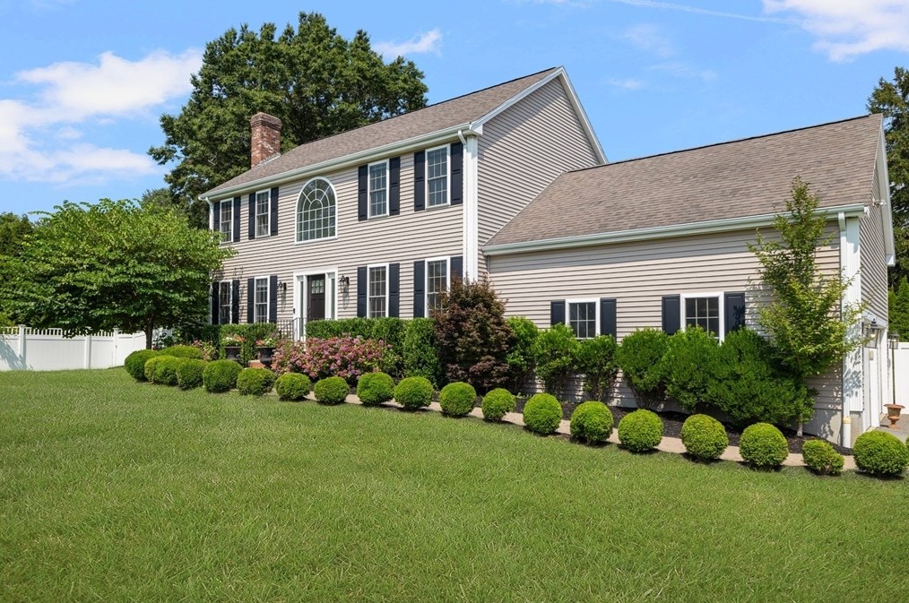 320 Bishop St, Attleboro, MA 02703