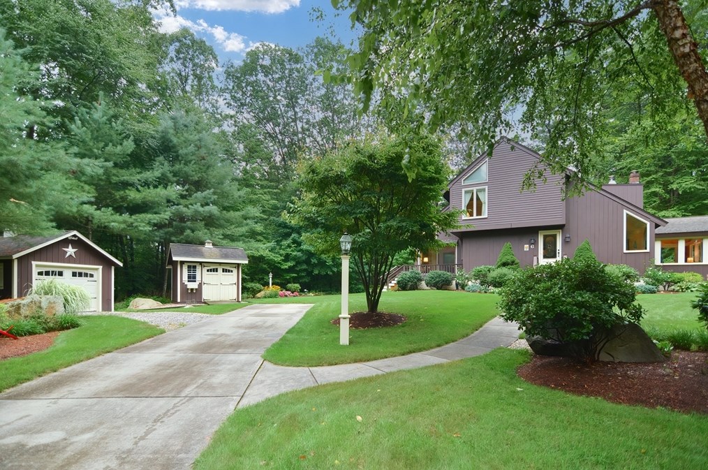 6 Castle Hill Rd, Hopkinton, MA 01748