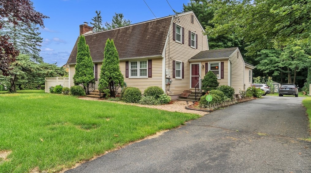 5 Piper Cross Rd, West Springfield, MA 01089