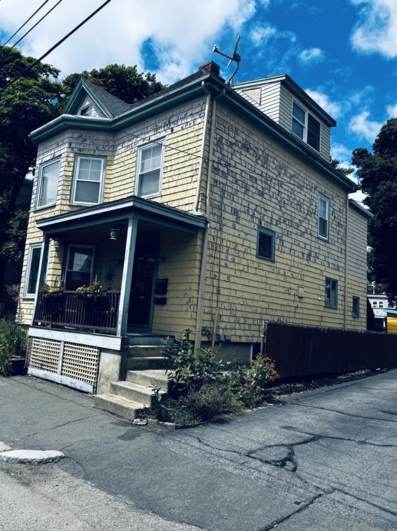 66 Ocean Ave, Salem, MA 01970