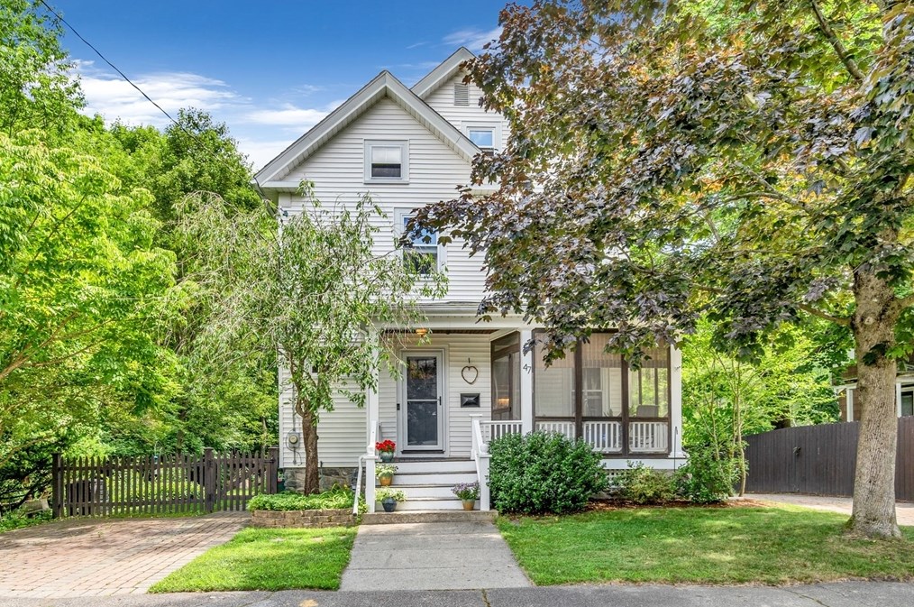 47 Brooks St, Maynard, MA 01754