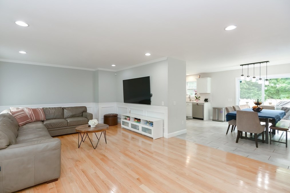 1639 Washington St, Walpole MA  02081-2428 exterior