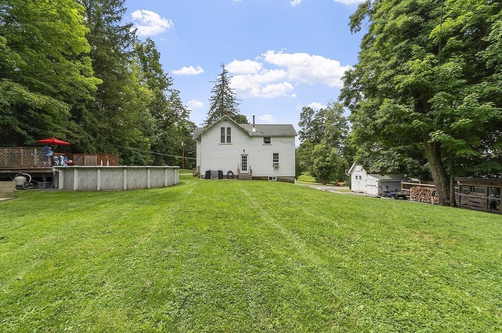 24 Maple St, Sterling, MA 01564