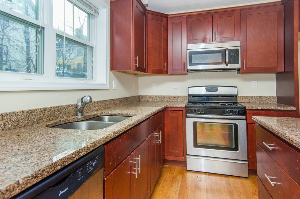 4 Nonquit St, Boston, MA 02125