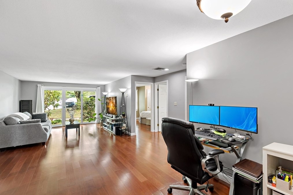 7 Marc Dr #7b1, Plymouth, MA 02360