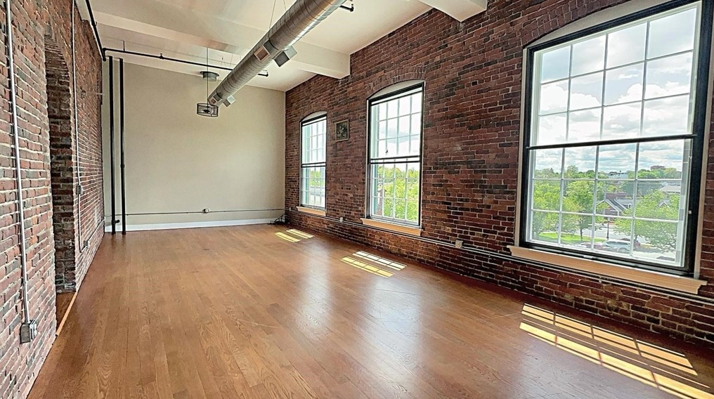 491 Dutton #413, Lowell, MA 01852