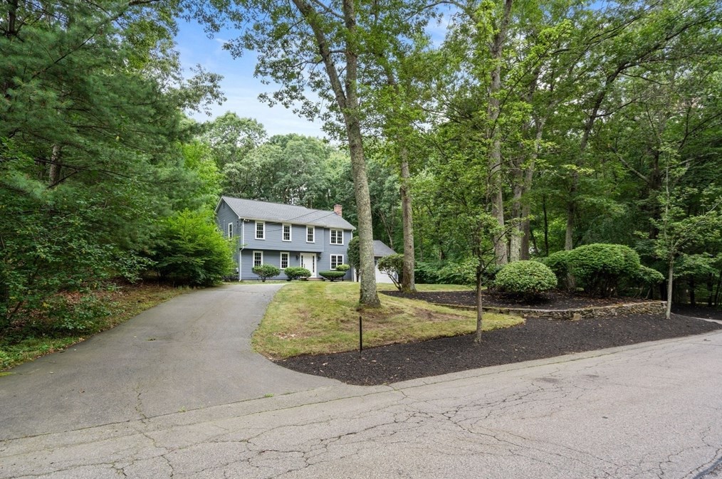 83 King St, Norfolk, MA 02056-1764