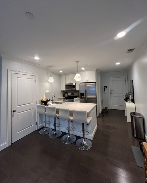 728 E Broadway #206, Boston, MA 02127