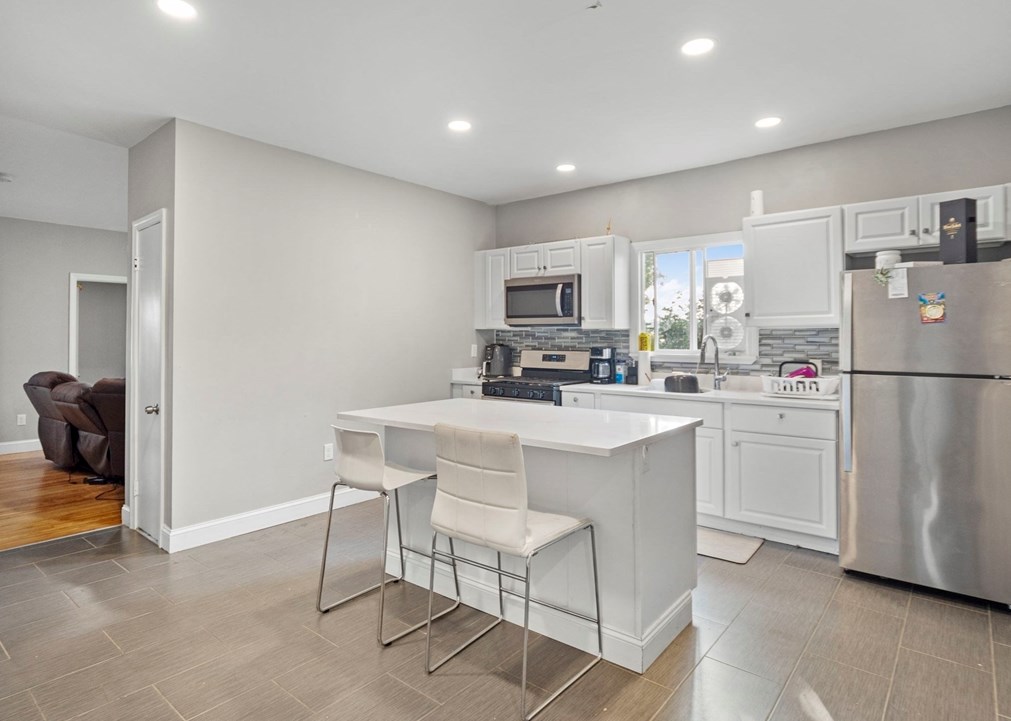 47 Hitchcock Rd, Worcester, MA 01603