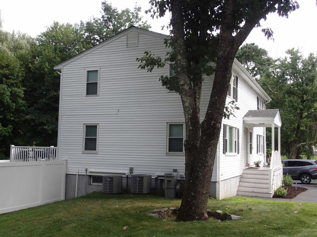 10 Fairview St, Holliston, MA 01746-1569