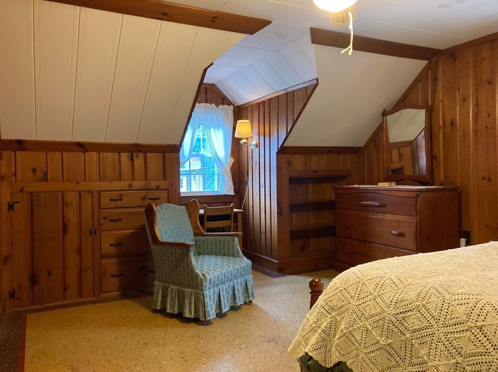 147 Huntington Ave, Dartmouth MA 02747-3271 exterior