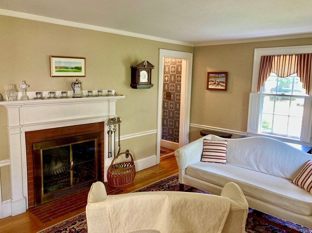 147 Huntington Ave, Dartmouth MA 02747-3271 exterior