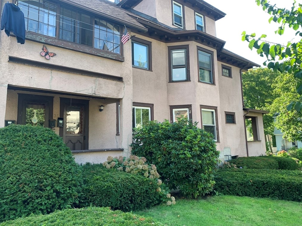 35 Leete St, Springfield, MA 01108