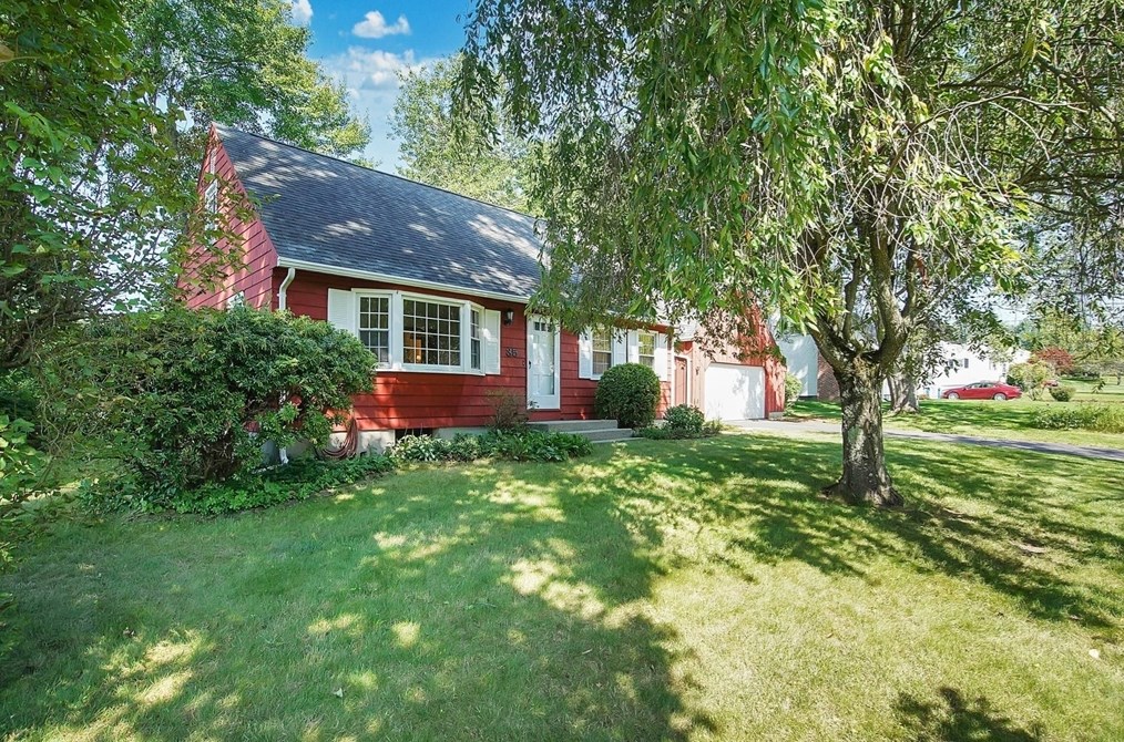 35 Butternut Hollow Rd, West Springfield, MA 01089