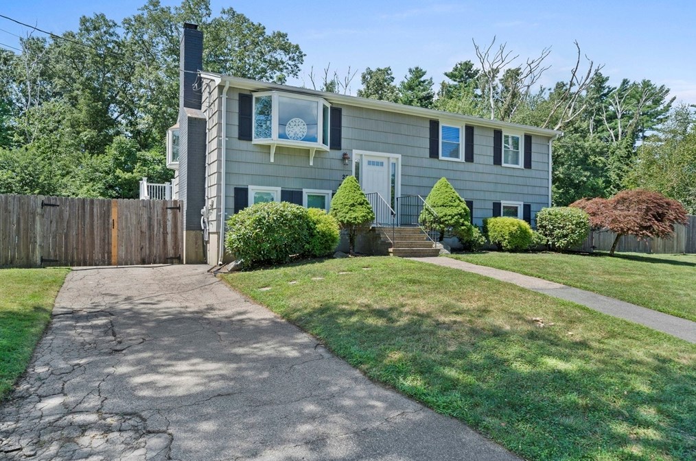 22 Ballum Rd, Avon, MA 02322