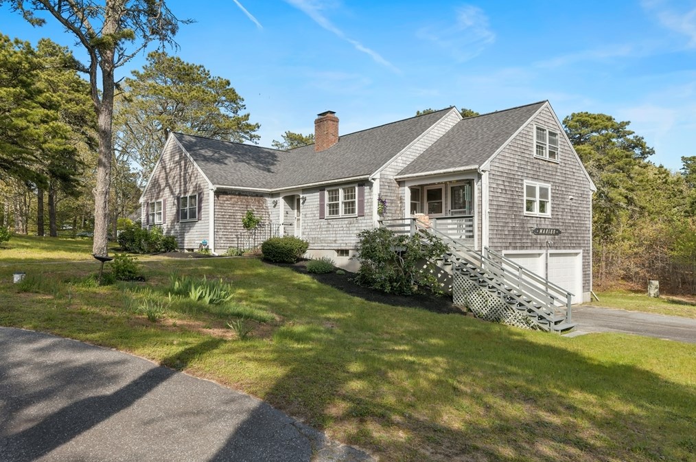 470 Riverview Dr, Chatham, MA 02633