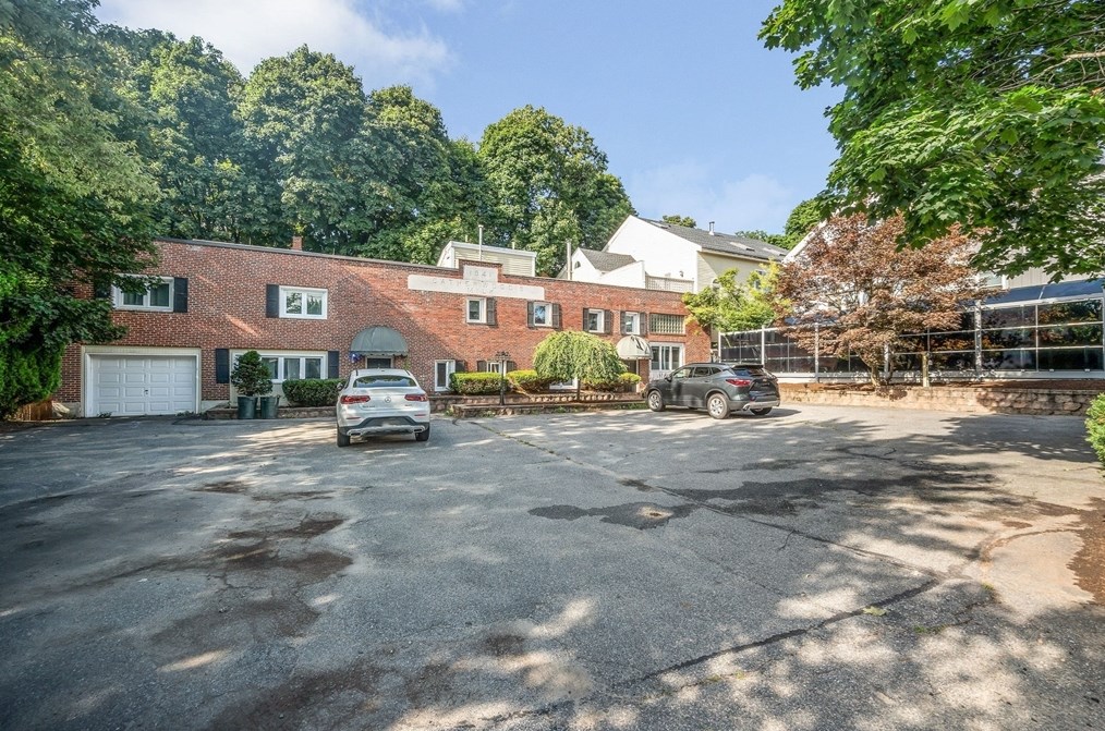 42 Epping St #1, Lowell, MA 01852