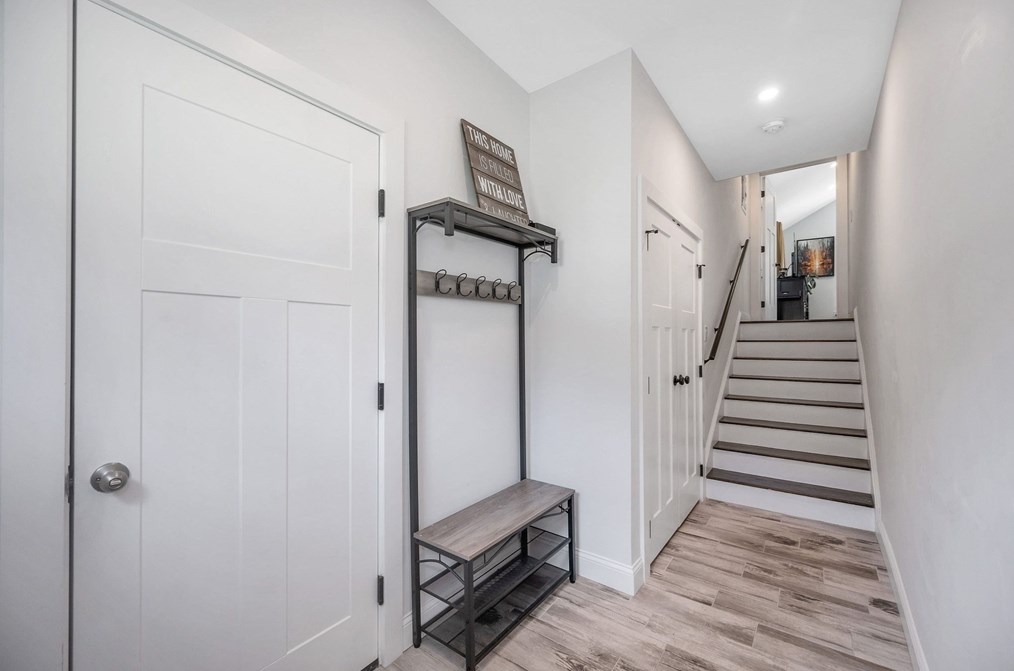 55 Rhoda St, Tewksbury MA  01876-2921 exterior