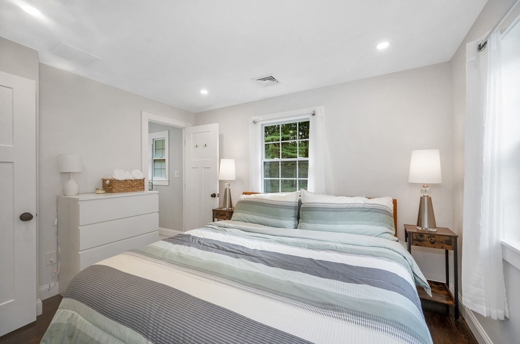 55 Rhoda St, Tewksbury MA  01876-2921 exterior