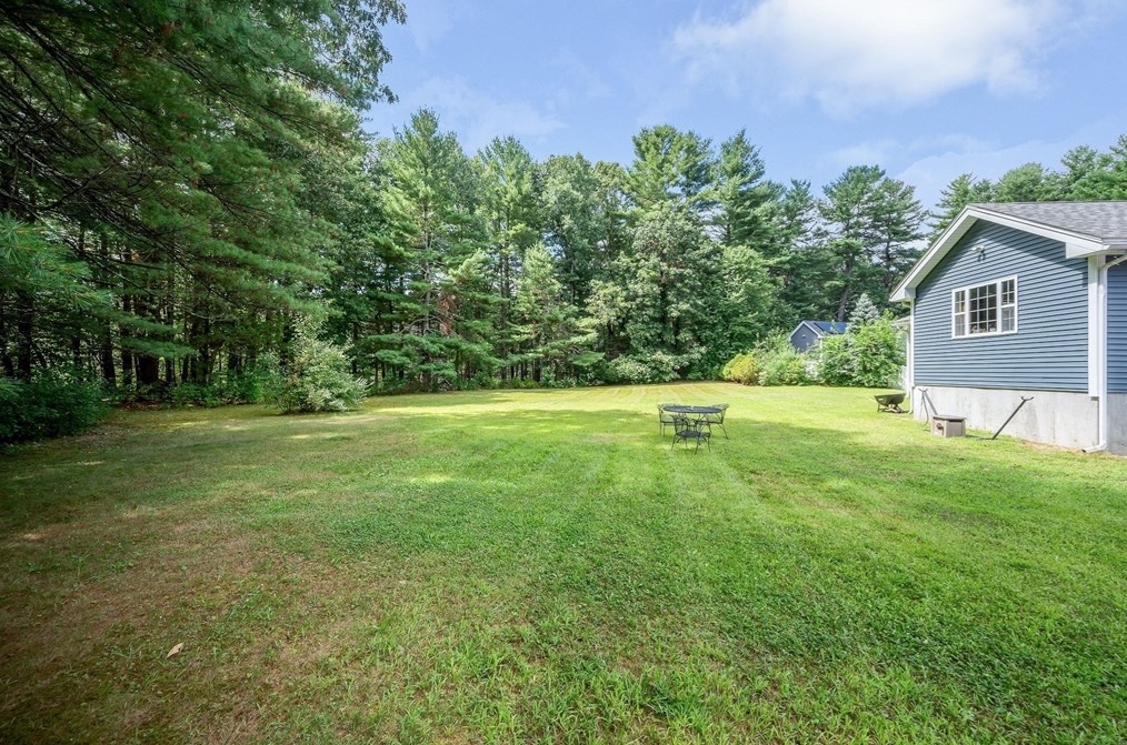 55 Rhoda St, Tewksbury MA  01876-2921 exterior