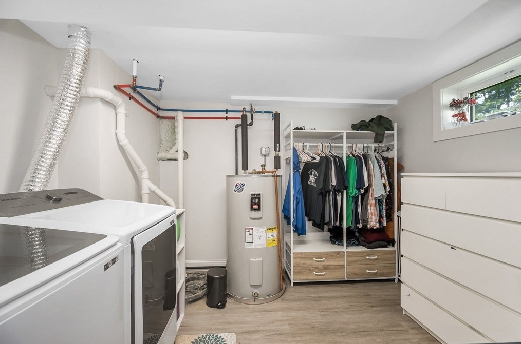 55 Rhoda St, Tewksbury MA  01876-2921 exterior