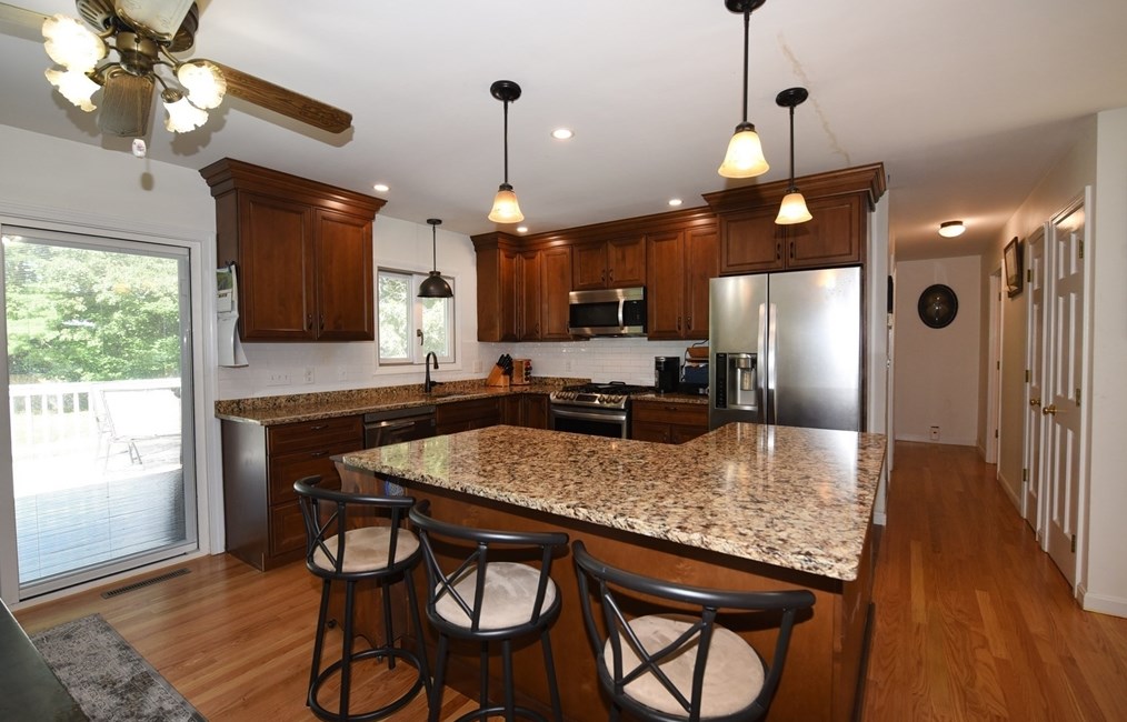 39 Chandler Dr, Marshfield, MA 02050 exterior