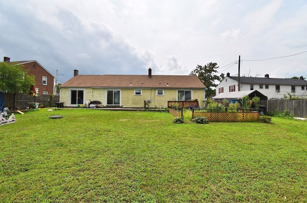 64-66 Farragut St, Springfield, MA 01104