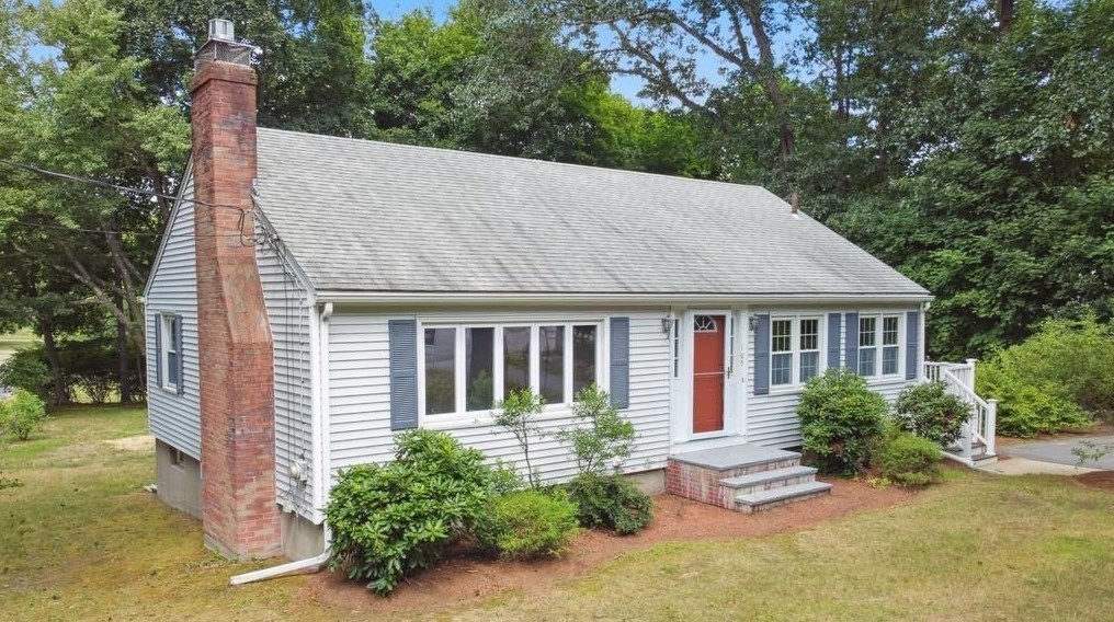 105 North St, North Reading, MA 01864